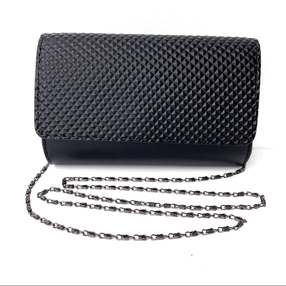 Neiman Marcus Handbags - NEIMAN MARCUS Black Geometric Chain Clutch Bag
